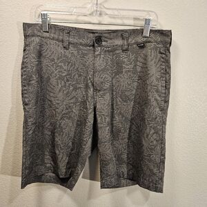 Travis Matthew Golf Shorts Men Size 32 Gray Palm Leaf Print
